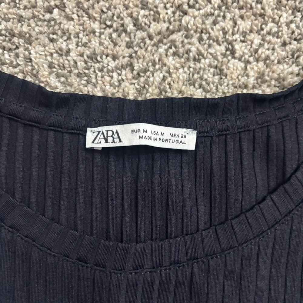 Zara Navy Blue Ribbed Crop Top - Picture 2 of 2